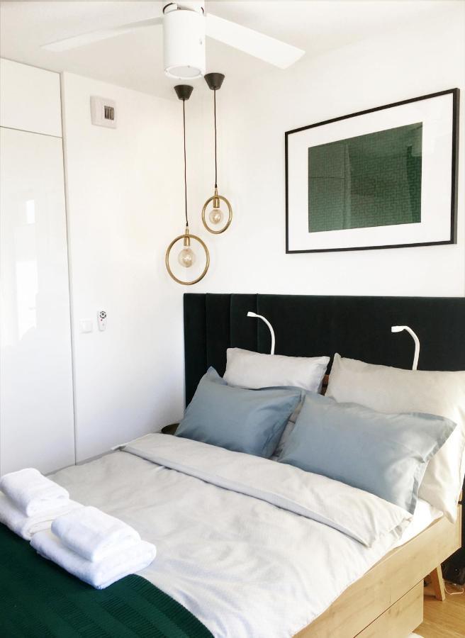 Green Apartment Gdansk Z Garazem Bagian luar foto